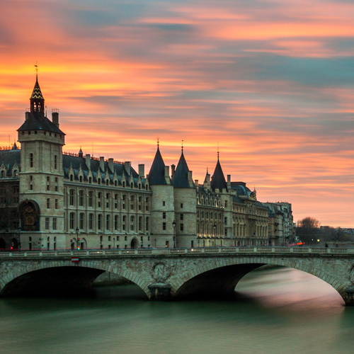 5-reasons-you-should-not-become-aflight-attendant-paris
