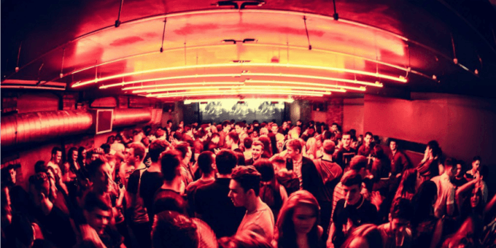 LAYOVER IN Manchester-FAC251-NIGHTLIFE
