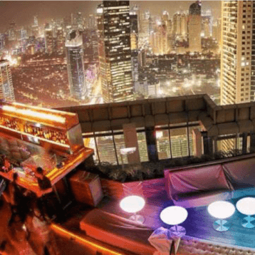 Cloud Lounge - WOC layover tips