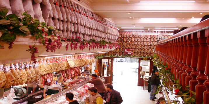 Eat, drink & eat again at Museo del Jamon.