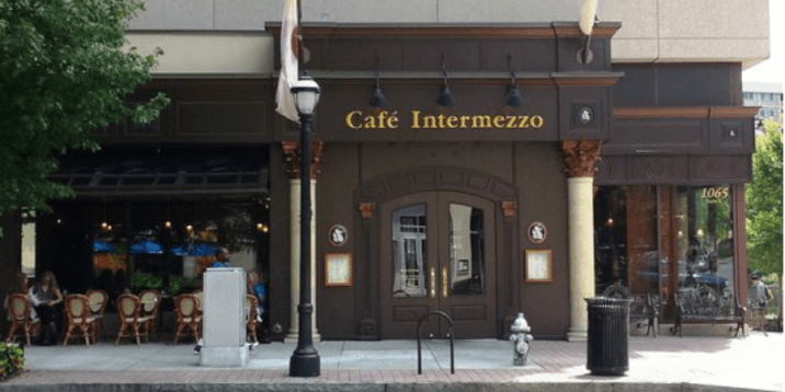 A relaxing place for brunch and to satisfy your sweet tooth!